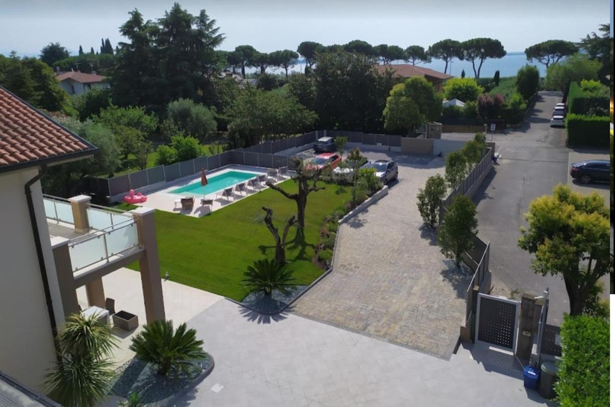 Garda Bloom Holiday Apartments Padenghe sul Garda Exterior foto